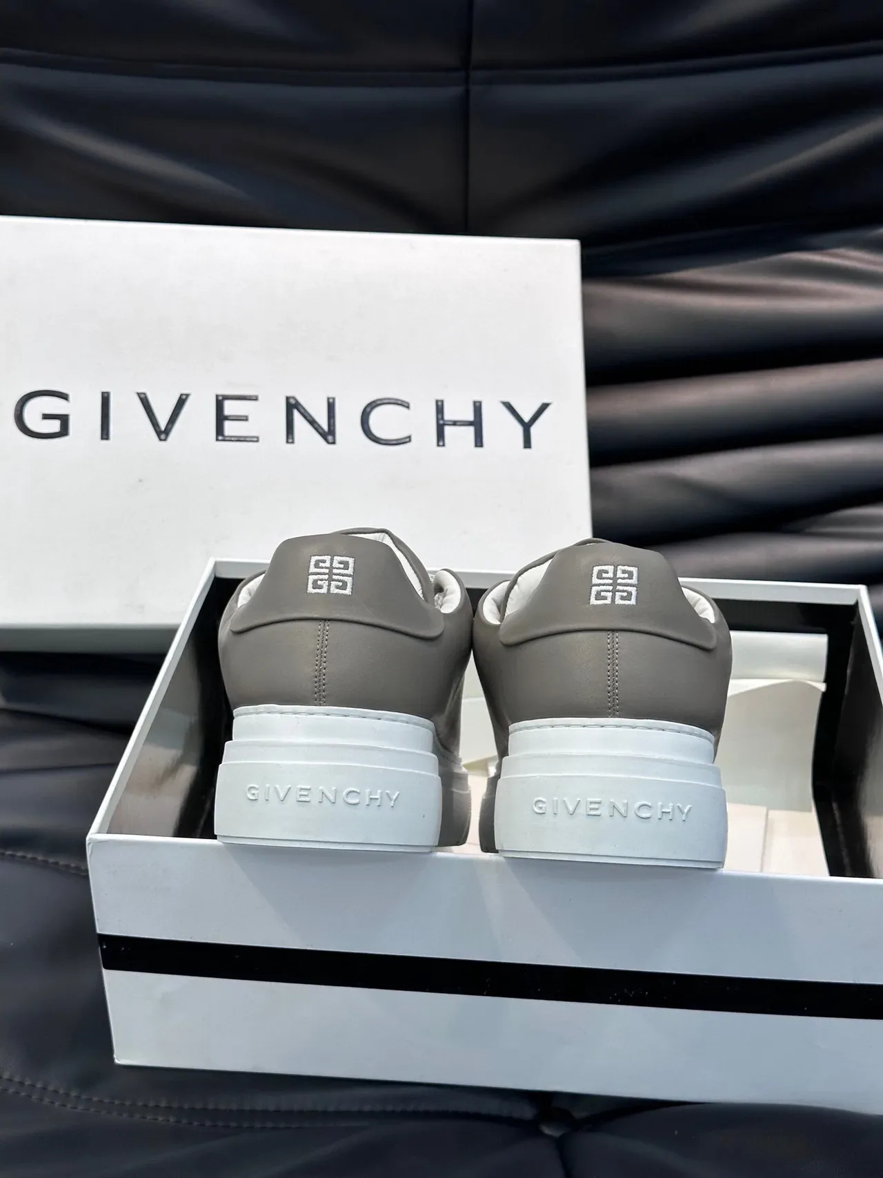 Givenchy City Sport Taupe et Blanc Lifestyle Sneakers 7