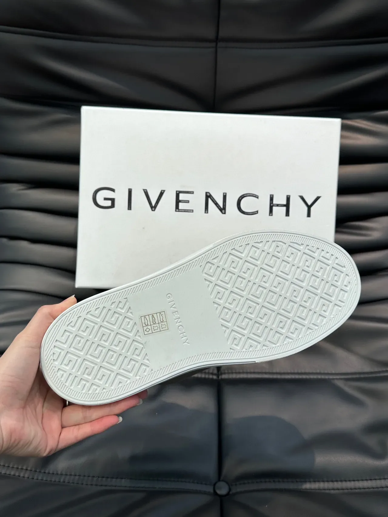Givenchy City Sport Taupe et Blanc Lifestyle Sneakers 8