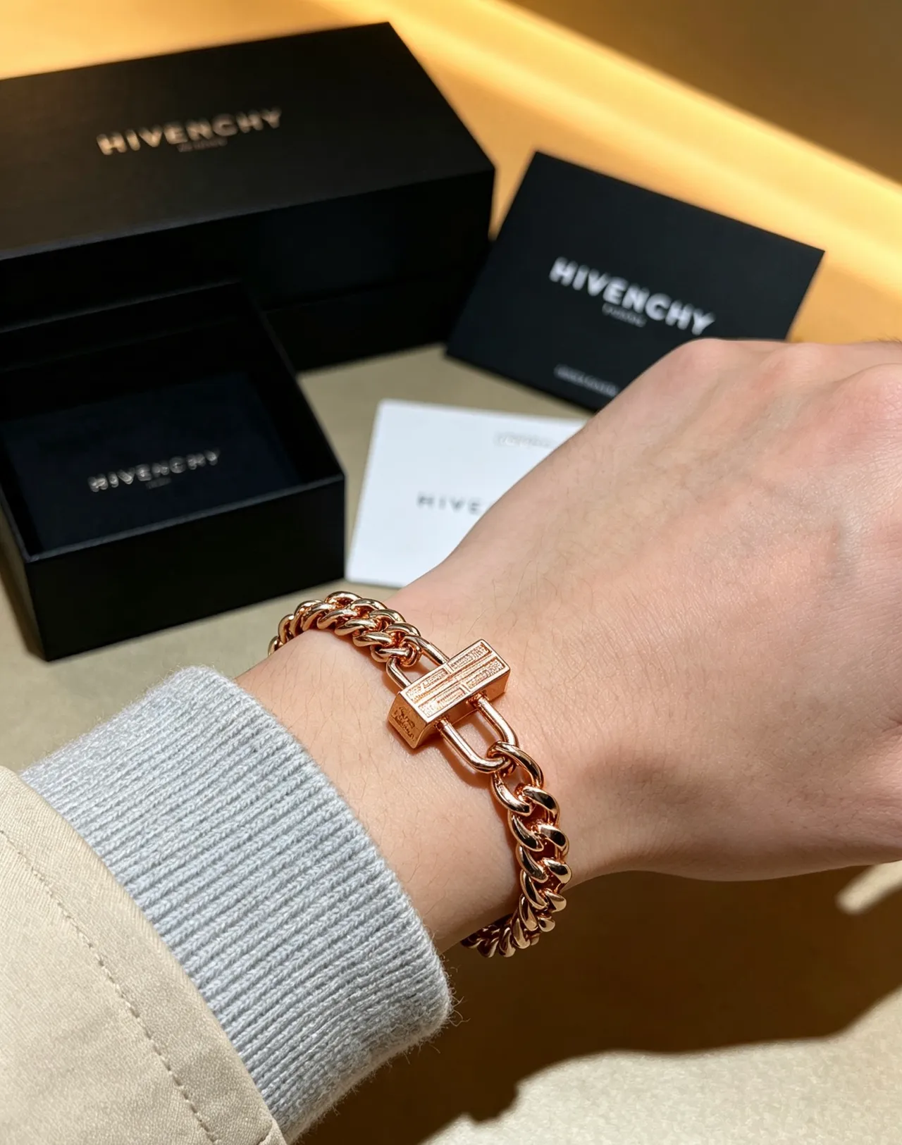 Givenchy Pandora ذهب وردي قفل كرب لينك سوار 8