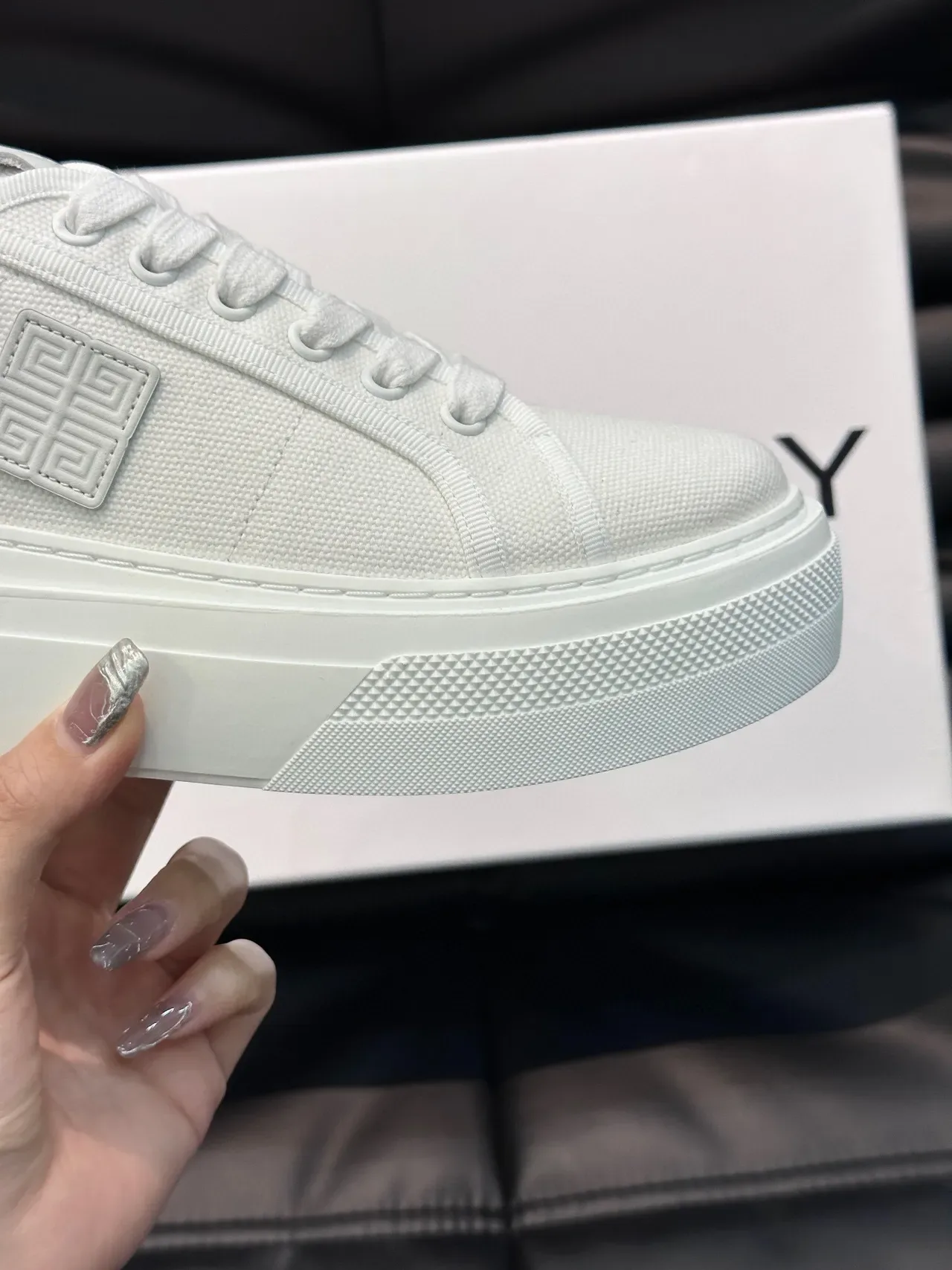 Givenchy White Minimalist Low-Top Lifestyle Sneakers 6