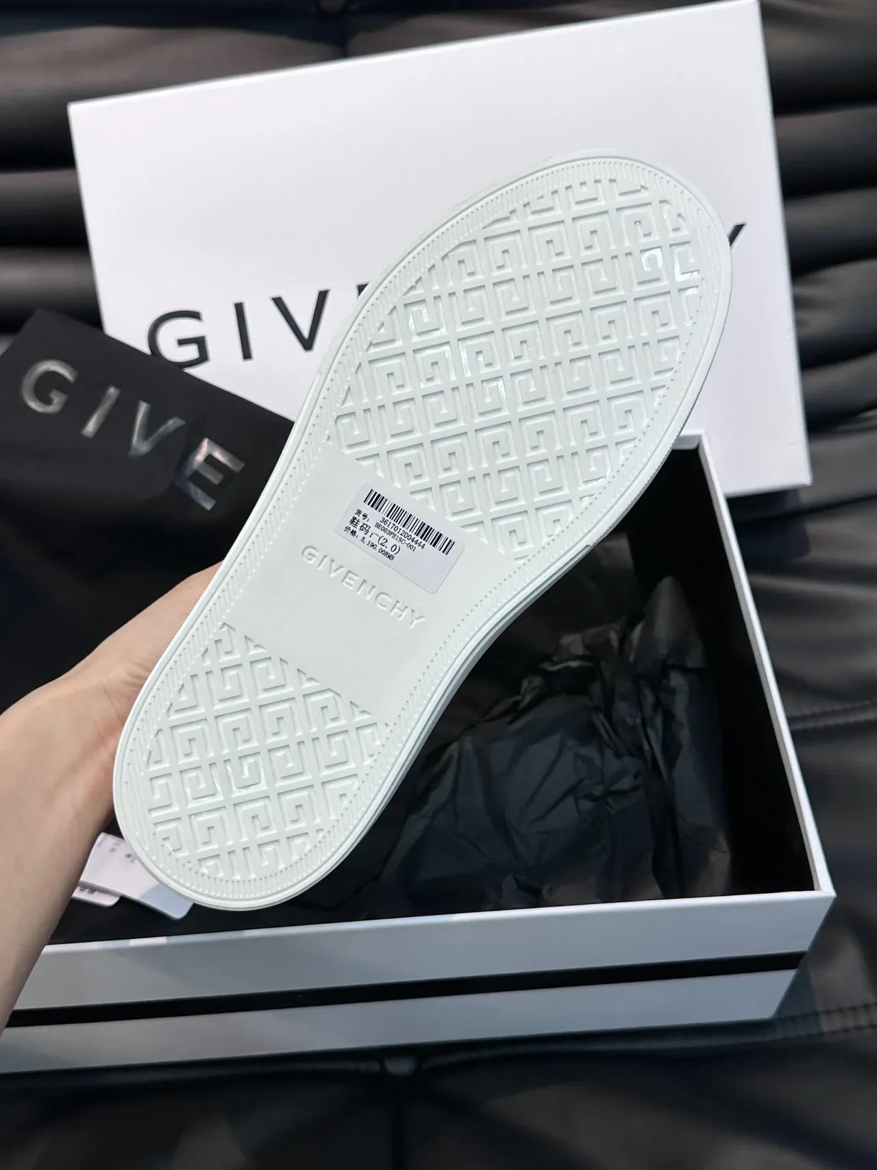Givenchy White Minimalist Low-Top Lifestyle Sneakers 8