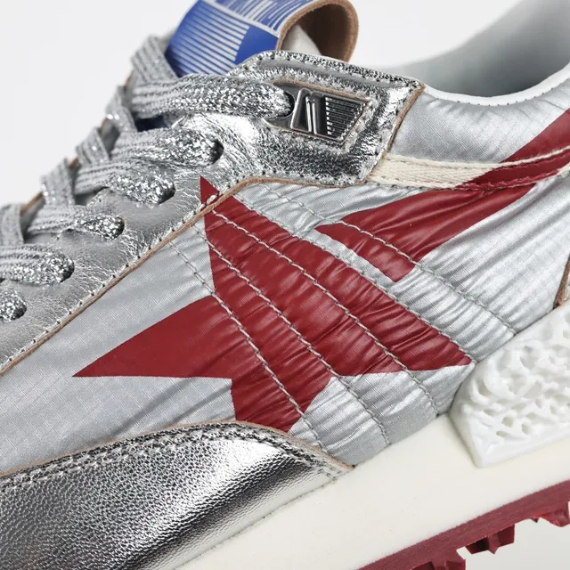 Golden Goose Runner chaussures lifestyle argent métallique et rouge 6