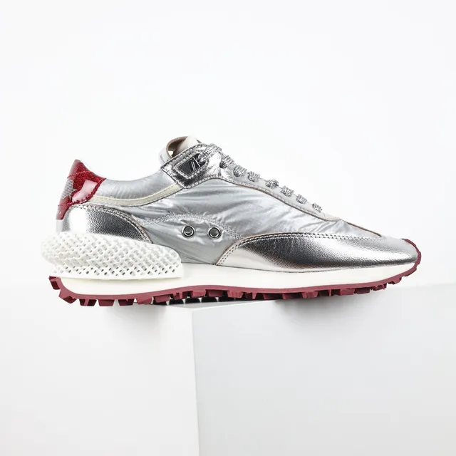 Golden Goose Runner chaussures lifestyle argent métallique et rouge 7