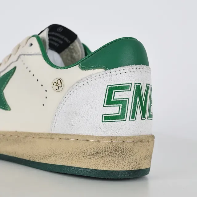 Golden Goose Super-Star Off-White e Green Star tênis lifestyle 4