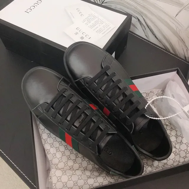 Gucci Ace Noir Vert Rouge Web Stripe Sneakers Lifestyle 4