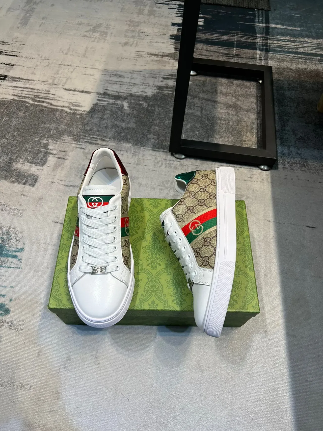 Gucci Ace GG Monogram Web Stripe tênis lifestyle 2