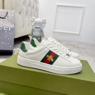 Gucci Ace أبيض أخضر أحمر ويب سترايب نحل مطرز نمط الحياة
