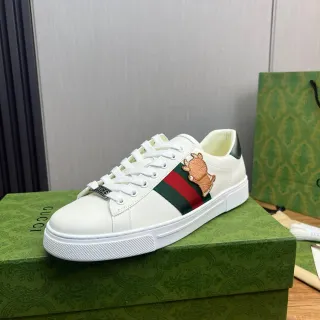 Gucci Ace White Green Red Web Stripe Embroidered Bull Lifestyle Sneakers