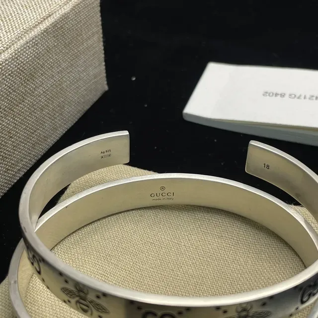 Gucci Bee GG Engraved Silver Rigid Bracelets 2