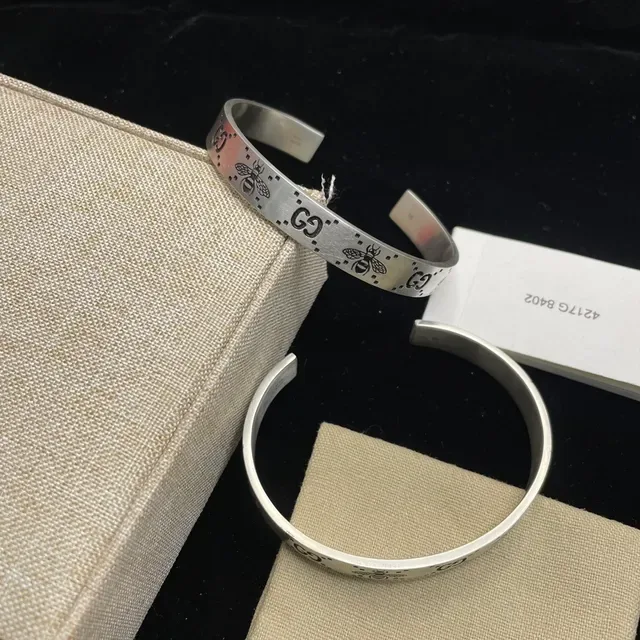Gucci Bee GG Engraved Silver Rigid Bracelets 4