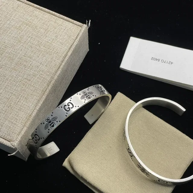 Gucci Bee GG Engraved Silver Rigid Bracelets 8