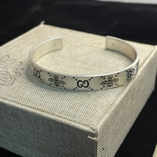 Gucci Bee GG Engraved Silver Rigid Bracelets 9