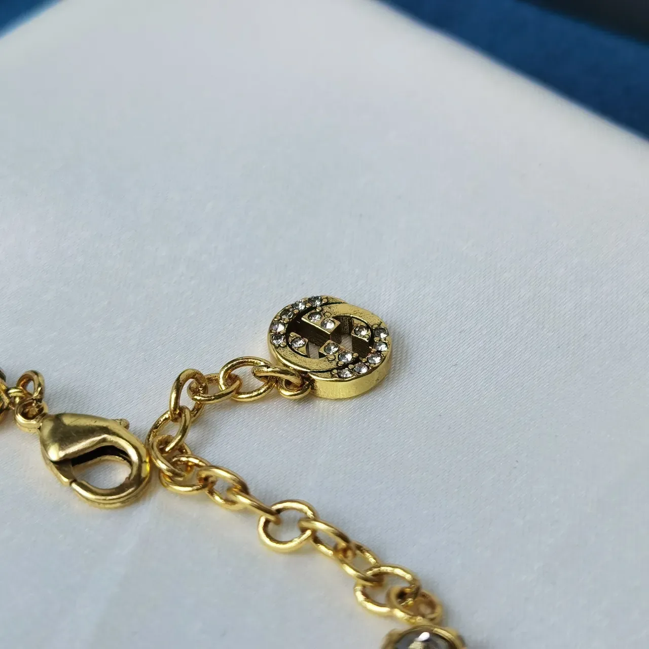 Bracelet Gucci Motif Abeille Set Cristal Ton Or 2