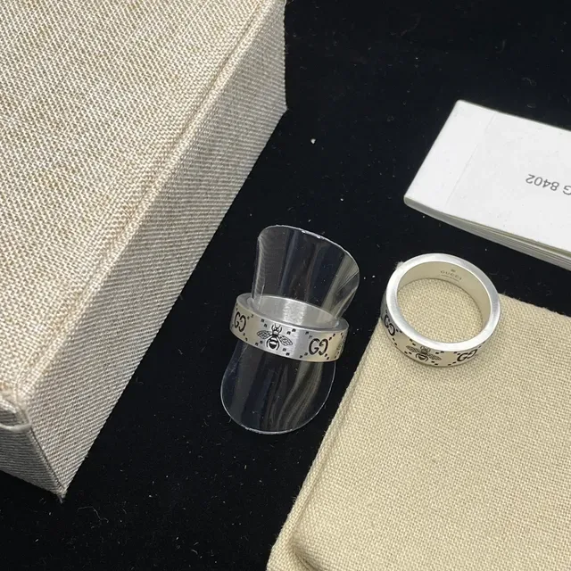 Gucci Bee Motif GG Monogram Ring Silver Black Engraved Ring 3
