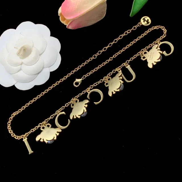 Bracelet chaîne Gucci Motif Abeille Ton Doré Perles et Cristaux Lettre 'GUCCI' 5