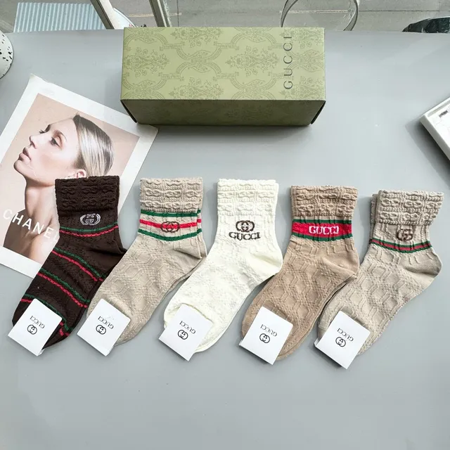Gucci Beige Rouge Manchette Tricotée Côtelée Chaussettes Body 2