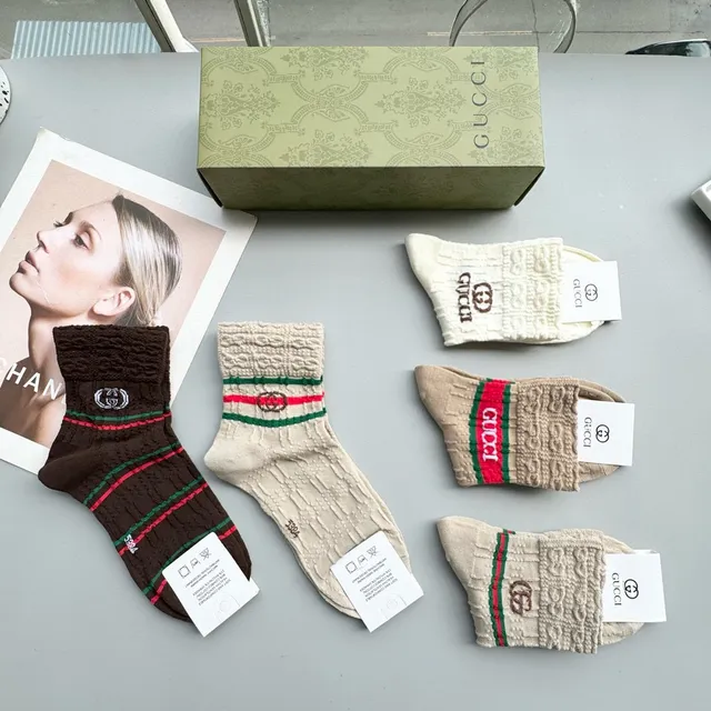 Gucci Beige Rouge Manchette Tricotée Côtelée Chaussettes Body 7