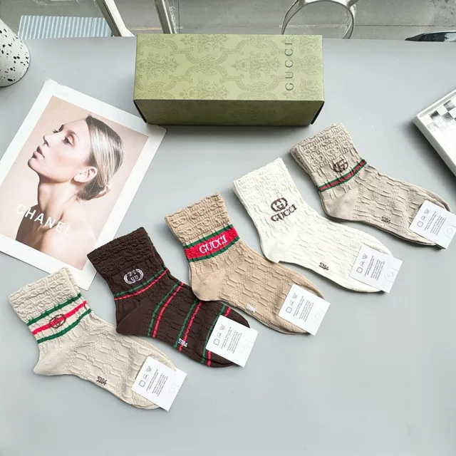 Gucci Beige Rouge Manchette Tricotée Côtelée Chaussettes Body 9