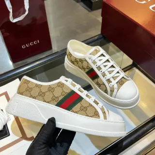 Gucci بيج أبيض GG Monogram كانفاس ويب سترايب سنيكرز لايف ستايل