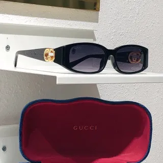 Gucci Black Gold Rectangular Frame Interlocking G Hardware Sunglasses