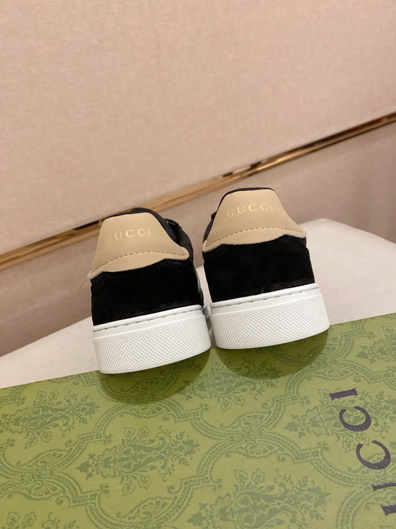 Gucci Noir Vert Low-Top Daim et Monogram Toile Haut Lifestyle Sneakers 4