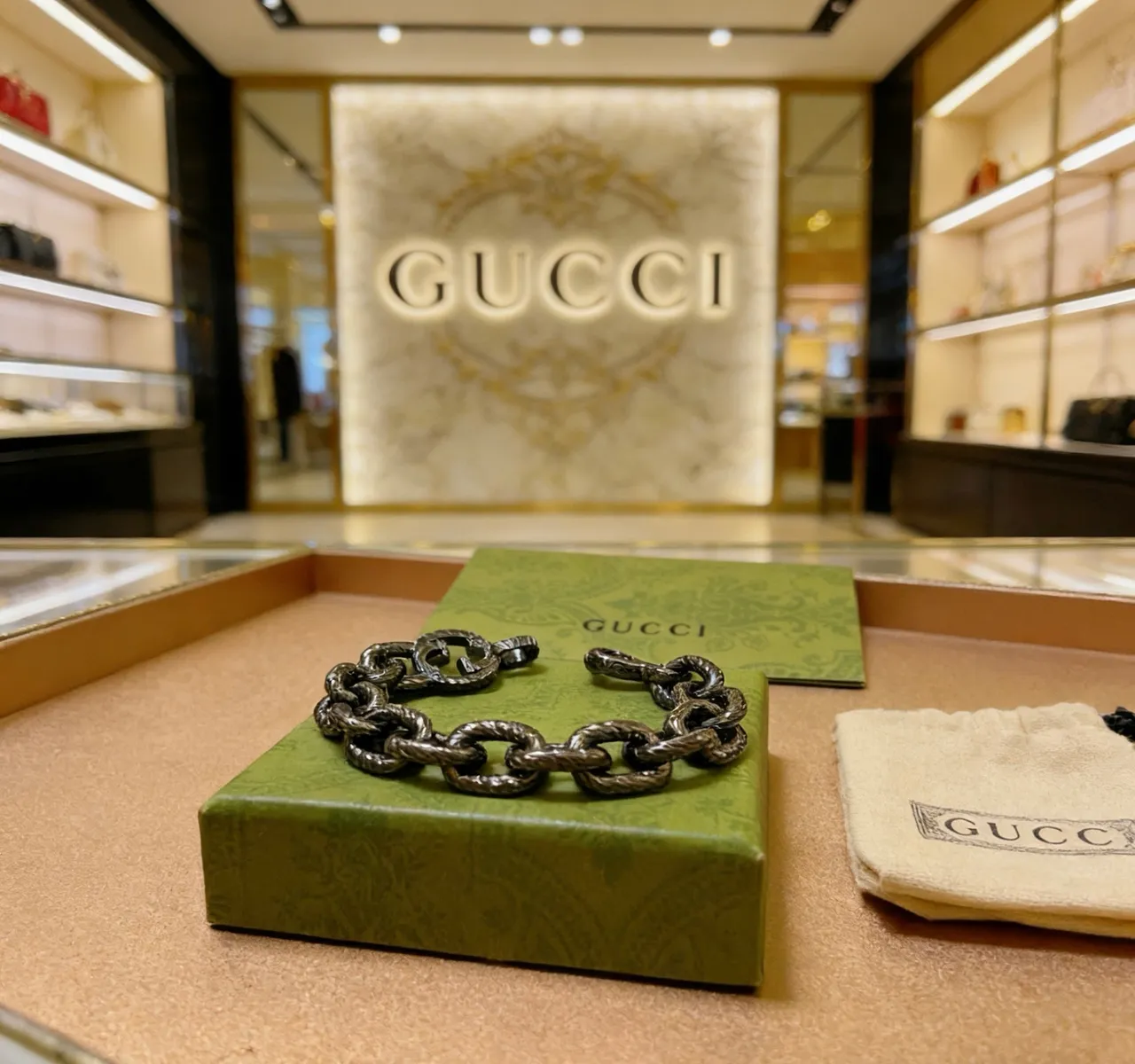Gucci Black Green Twisted-Link Chain Oxidized Metal Finish Bracelet 9