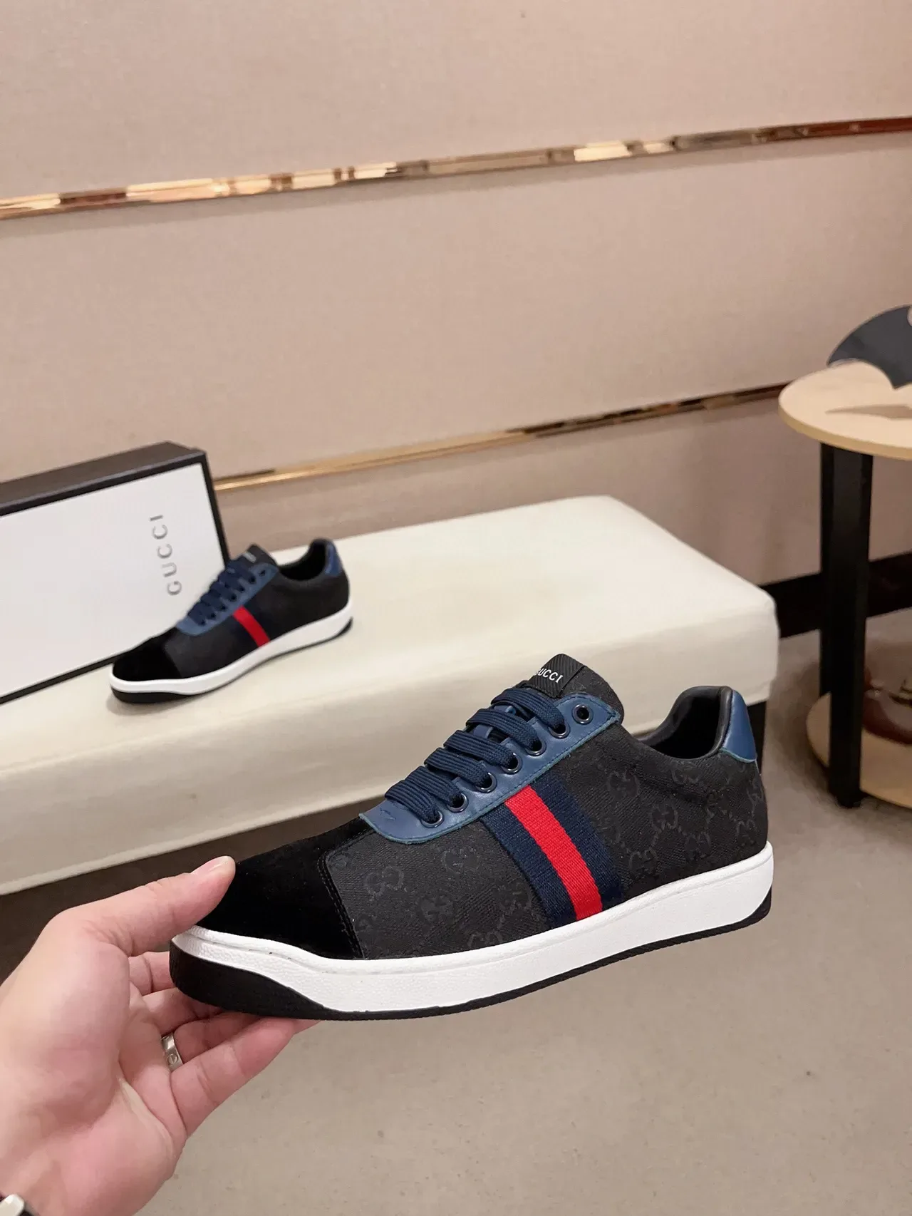 Sneakers Lifestyle Gucci Noir Marine GG Monogram Toile avec Embout en Velours 3