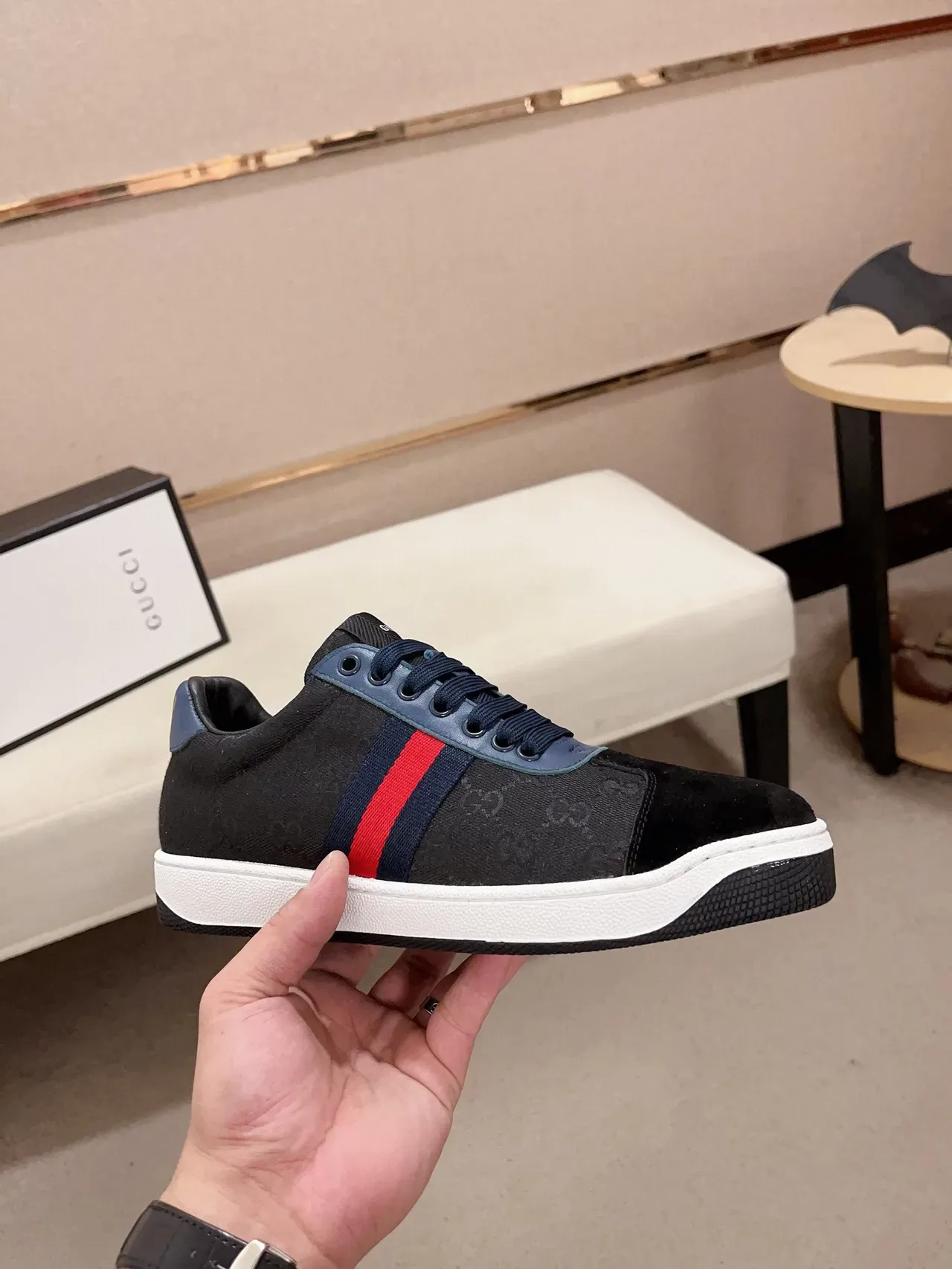 Sneakers Lifestyle Gucci Noir Marine GG Monogram Toile avec Embout en Velours 4