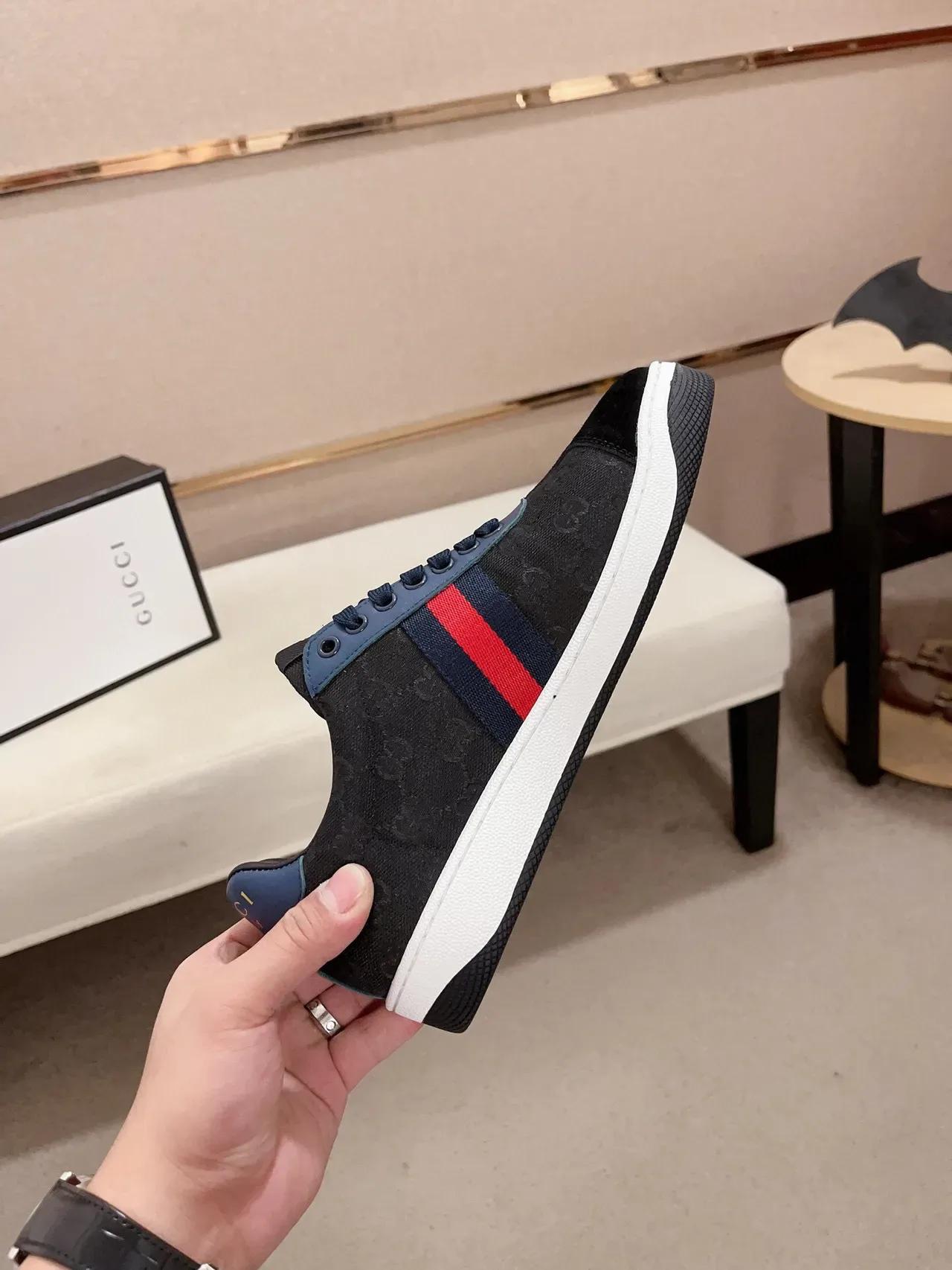 Sneakers Lifestyle Gucci Noir Marine GG Monogram Toile avec Embout en Velours 5