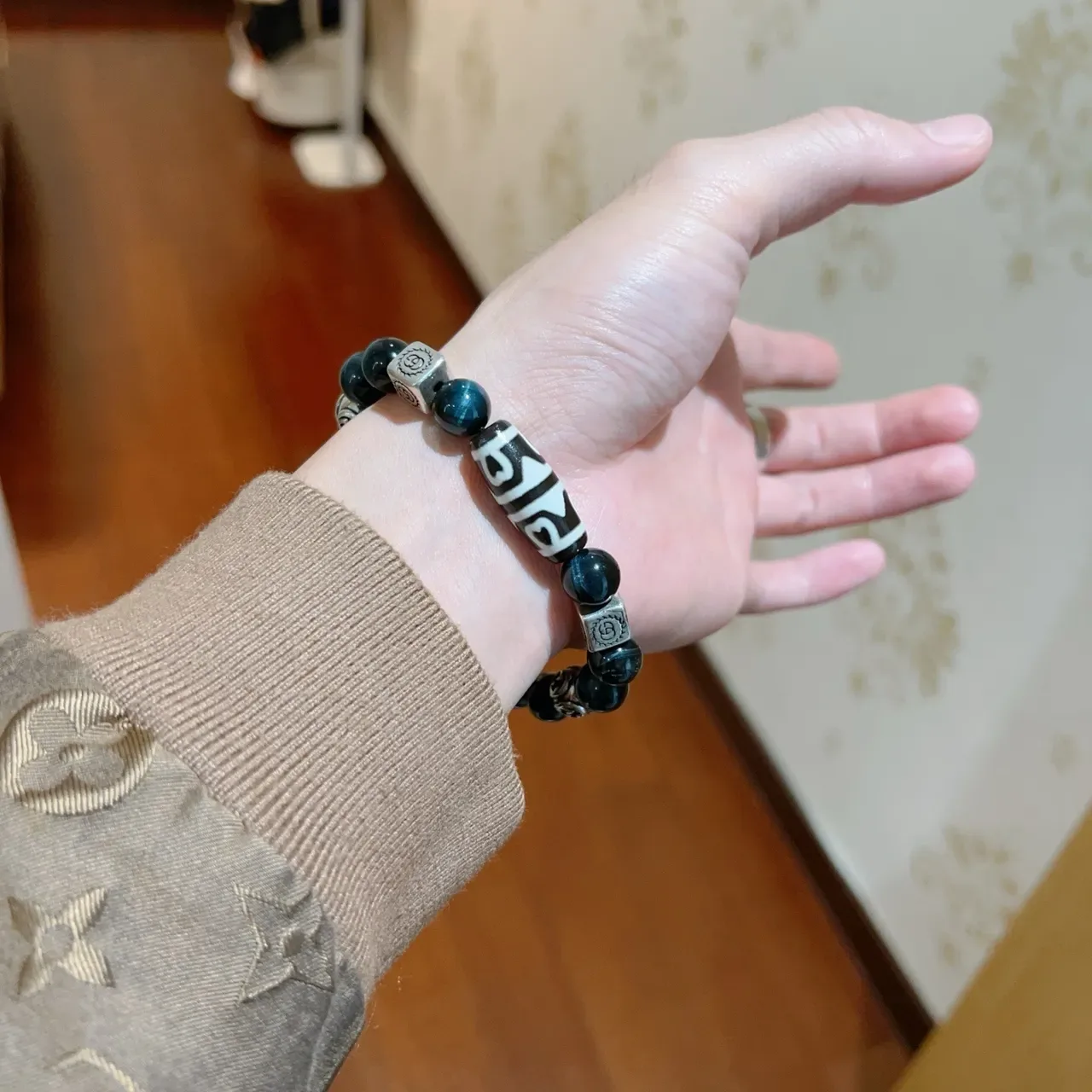 Gucci Black Silver Beaded Metal-Charm-Accented Bracelet 4