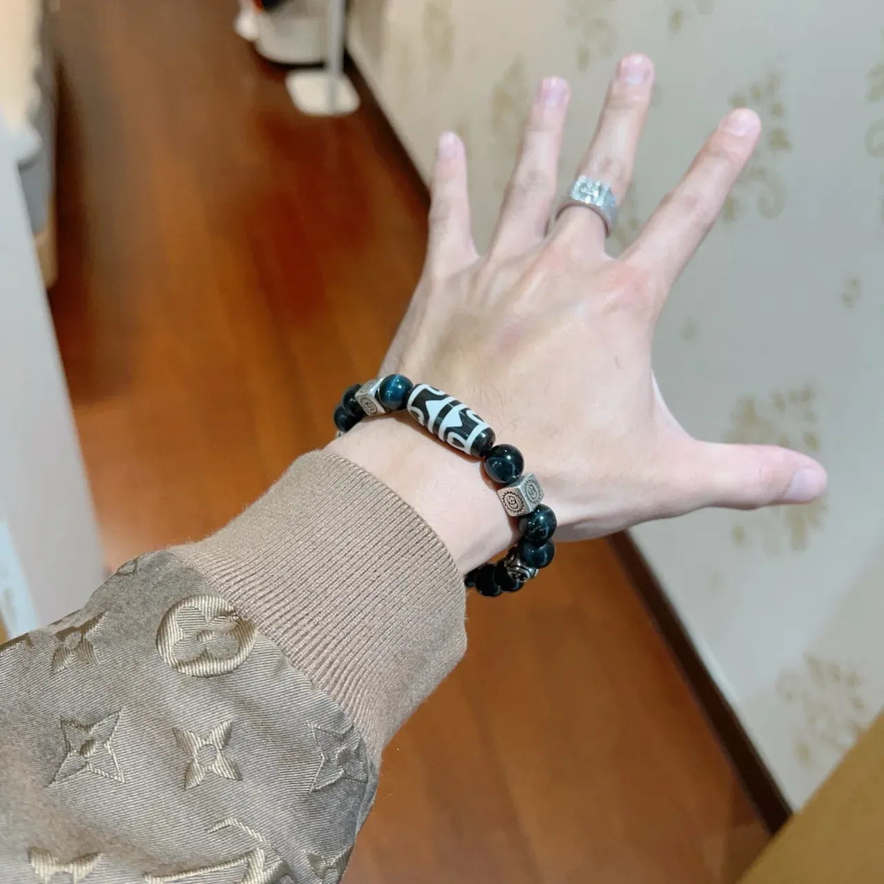 Gucci Black Silver Beaded Metal-Charm-Accented Bracelet 8