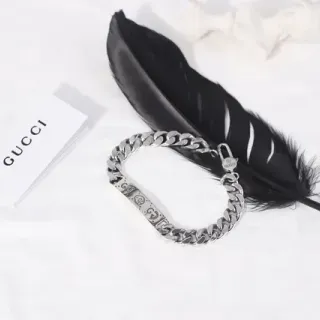 Gucci Chunky Curb Chain Engraved Plate Bracelet
