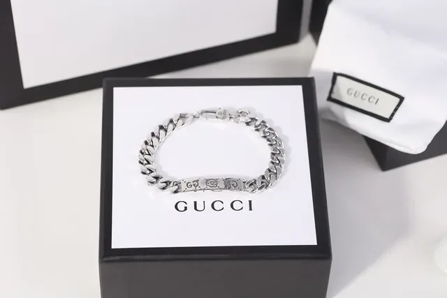 Bracelet Gucci Chaîne Curb Chunky avec Plaque Gravée 5