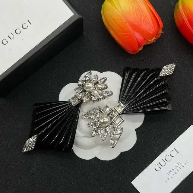 Gucci Crystal and Pearl Fan Earrings 2