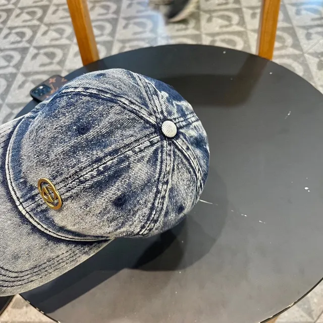 Gucci Boné de beisebol de denim lavado desbotado 6