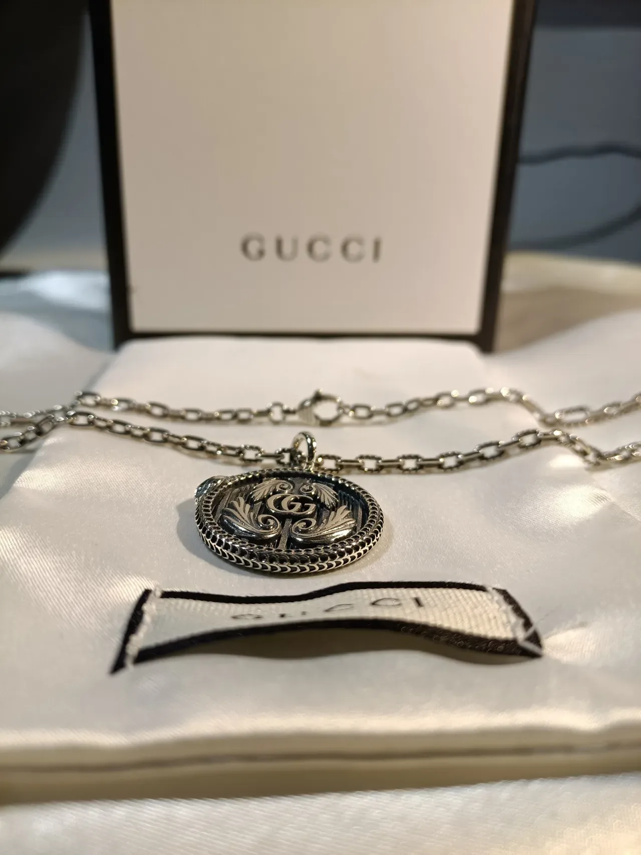 Gucci Double G Medallion Silver-Tone Circular Pendant Necklaces 2