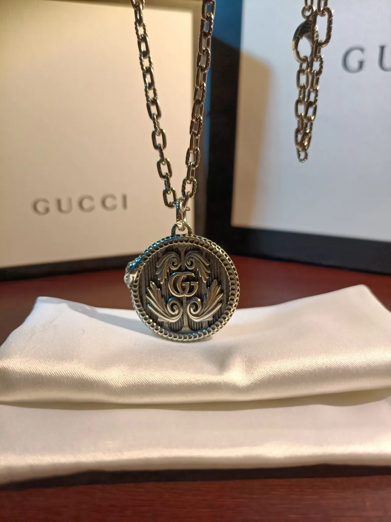 Gucci Double G Medallion Silver-Tone Circular Pendant Necklaces 3