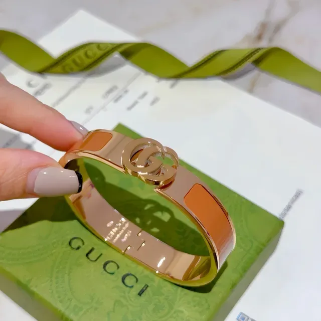 Gucci Enamel Interlocking G Bangle Bracelet 7