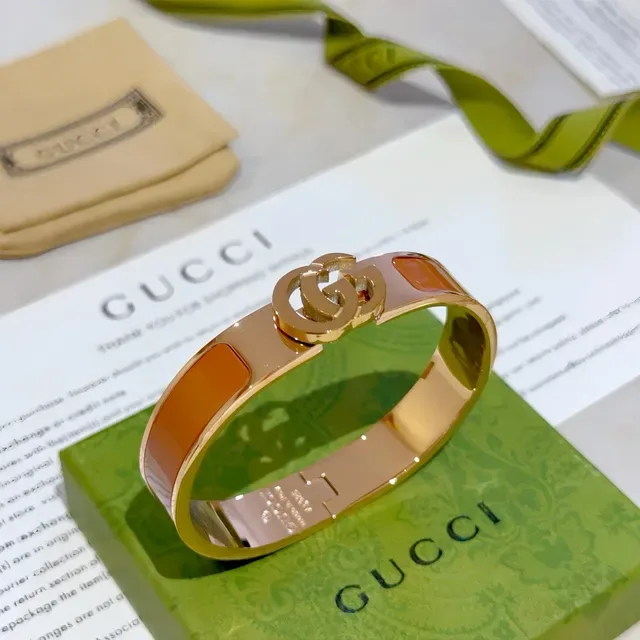 Gucci Enamel Interlocking G Bangle Bracelet 9