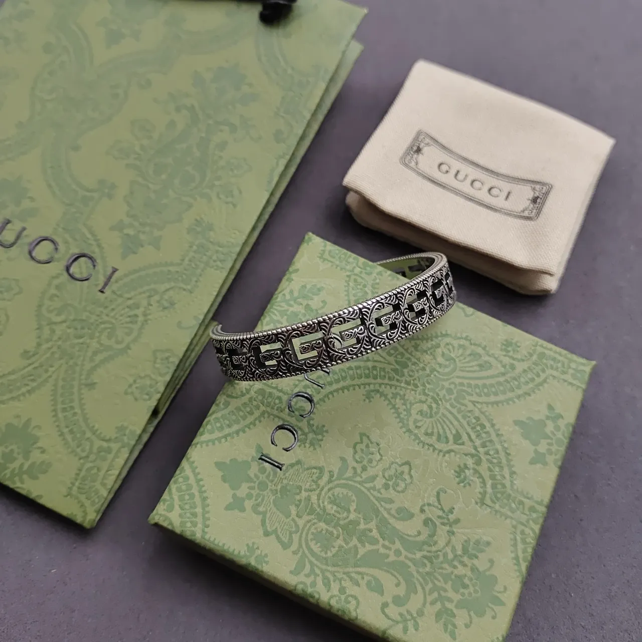 Gucci G-Link Ornate Interlocking G Motif Silver-Toned Metal Bracelet 2