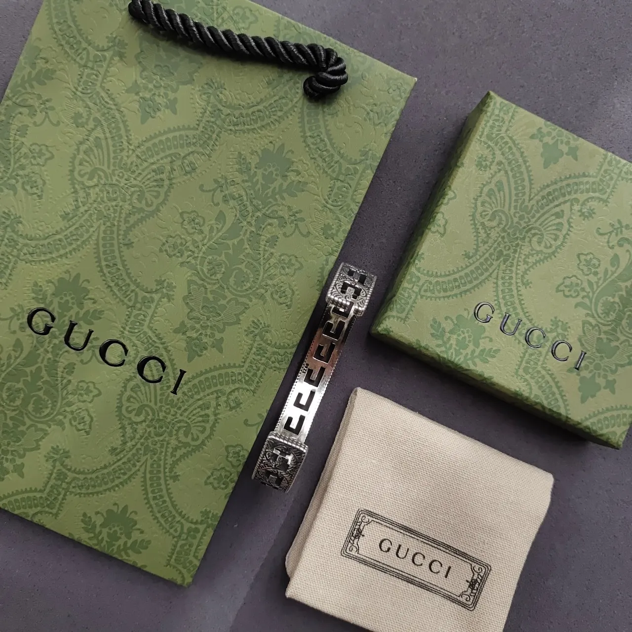 Gucci G-Link Ornate Interlocking G Motif Silver-Toned Metal Bracelet 3