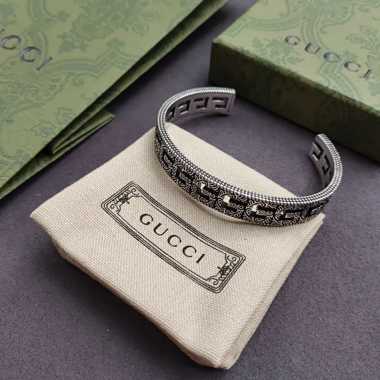 Gucci G-Link Ornate Interlocking G Motif Silver-Toned Metal Bracelet 4