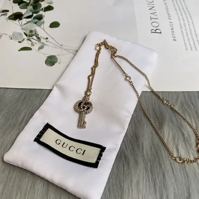 Gucci GG Key قلادة ذهبية سوداء كريستال-باڤيه 4