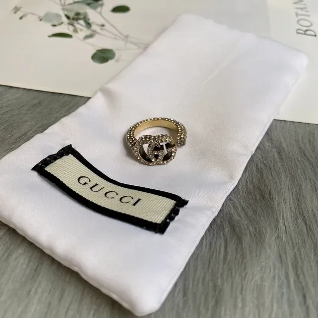 Gucci GG Key قلادة ذهبية سوداء كريستال-باڤيه 5
