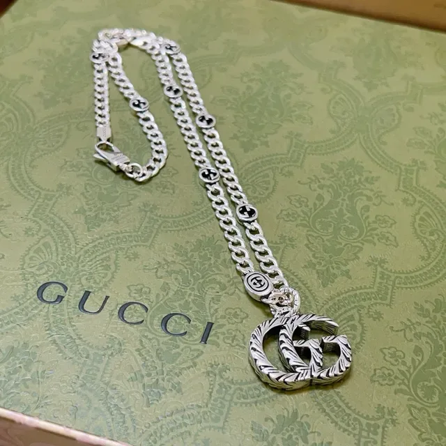 Gucci GG Marmont-inspired Silver Black Chunky Curb Chain Interlocking G Pendant Necklace 6