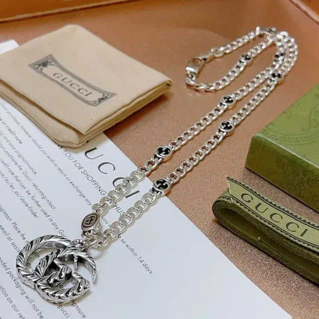 Gucci GG Marmont-inspired Silver Black Chunky Curb Chain Interlocking G Pendant Necklace 9