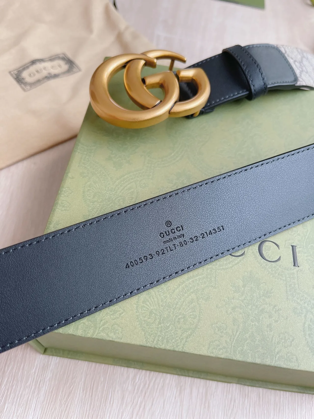 Gucci GG Marmont Interlocking G Buckle Ceinture en Cuir Beige Noir 3
