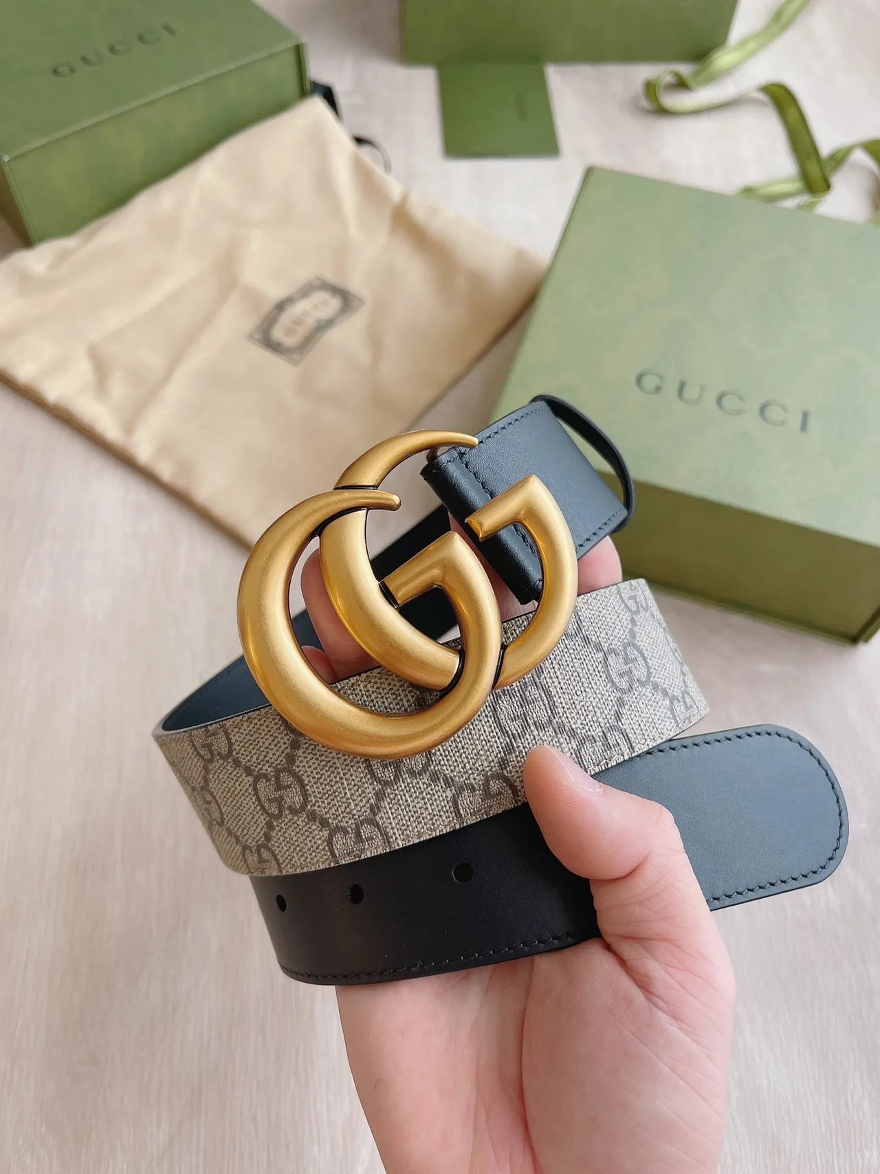 Gucci GG Marmont Interlocking G Buckle Ceinture en Cuir Beige Noir 8