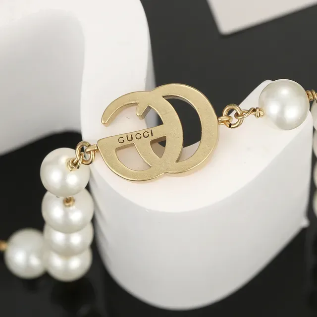 Gucci GG Marmont قلادة لؤلؤ سلسلة ذهبية اللون 4