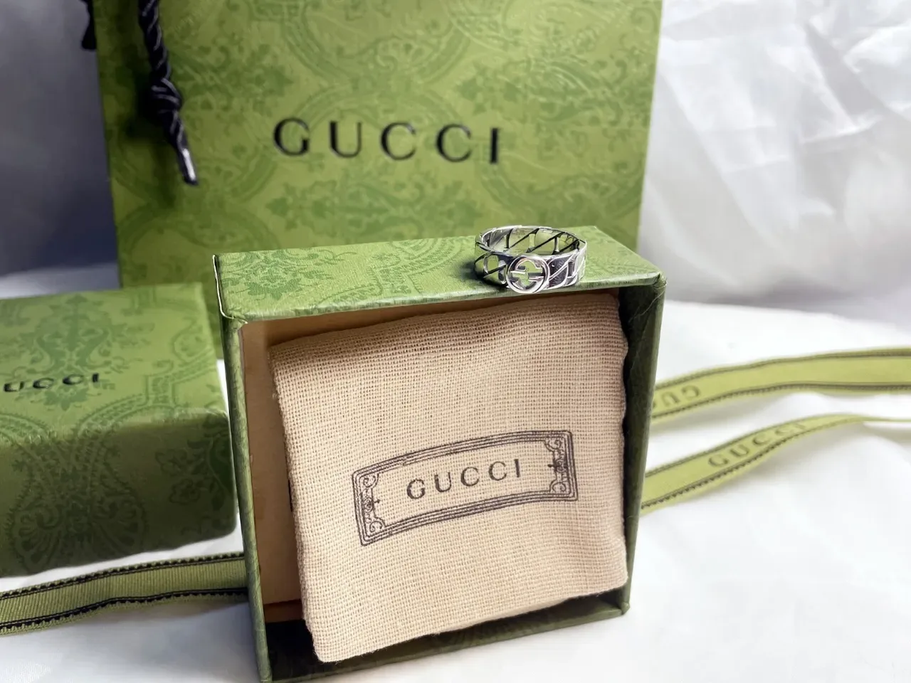 Gucci GG Marmont Plata Beige Interlocking G Logo Anillo Geometric Lattice Band 4